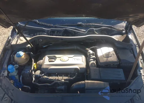 2009 Volkswagen Passat Komfort из США, поврежденный, VIN WVWJK93C09P051785